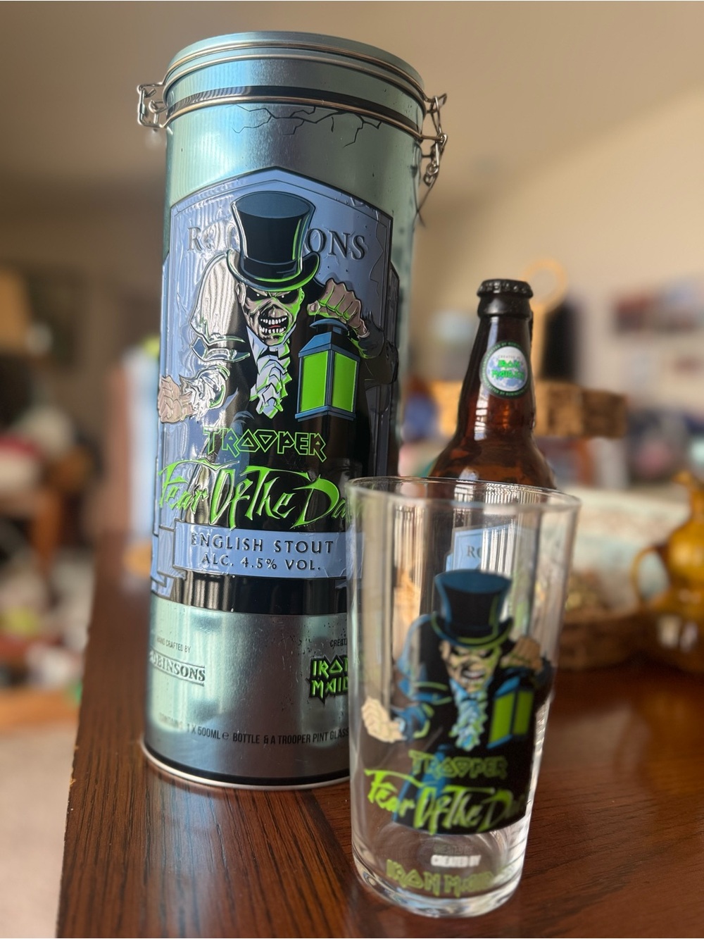 Iron Maiden Robinsons Trooper Fear of the Dark Collector's Tin Bottle Pint Glass